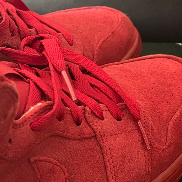 Air Jordan 1 Retro High 🔥'Red Suede